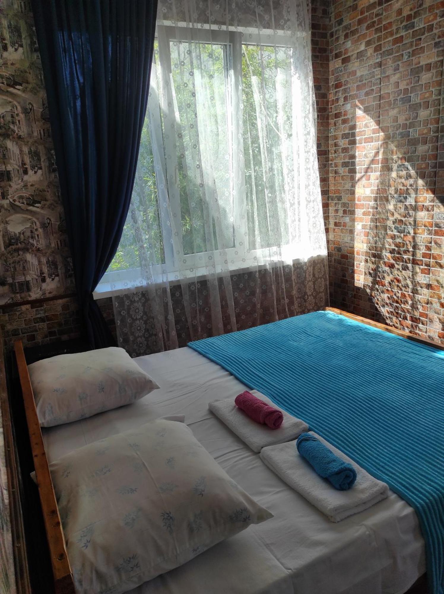 Hotel Гостевой Дом Ирина Sukhumi Exterior foto