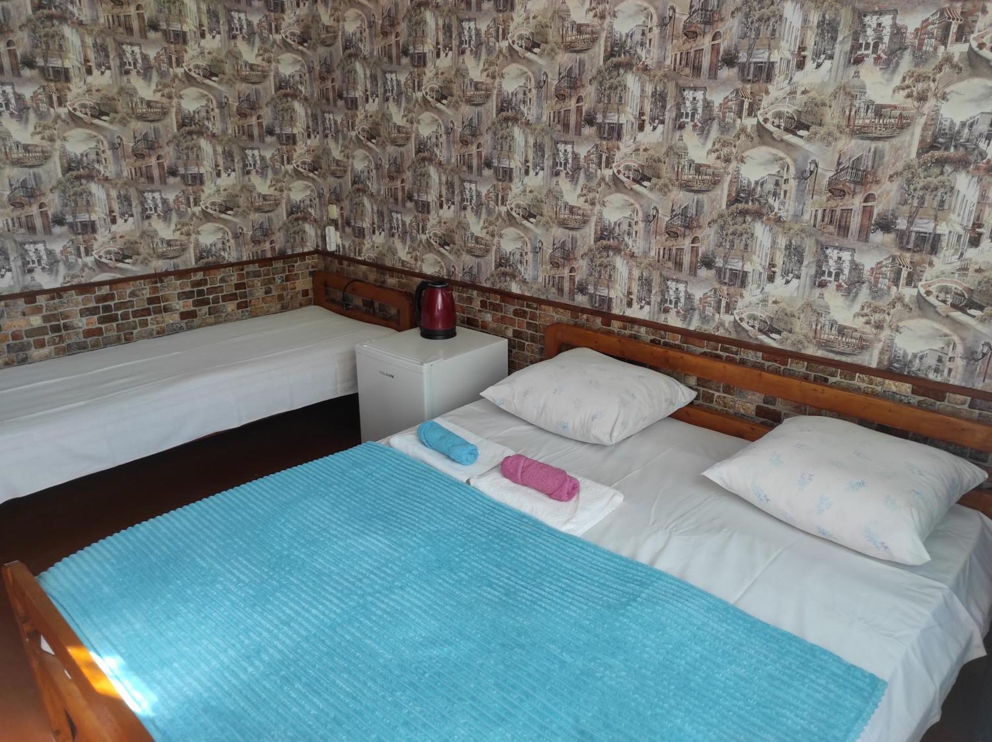 Hotel Гостевой Дом Ирина Sukhumi Exterior foto